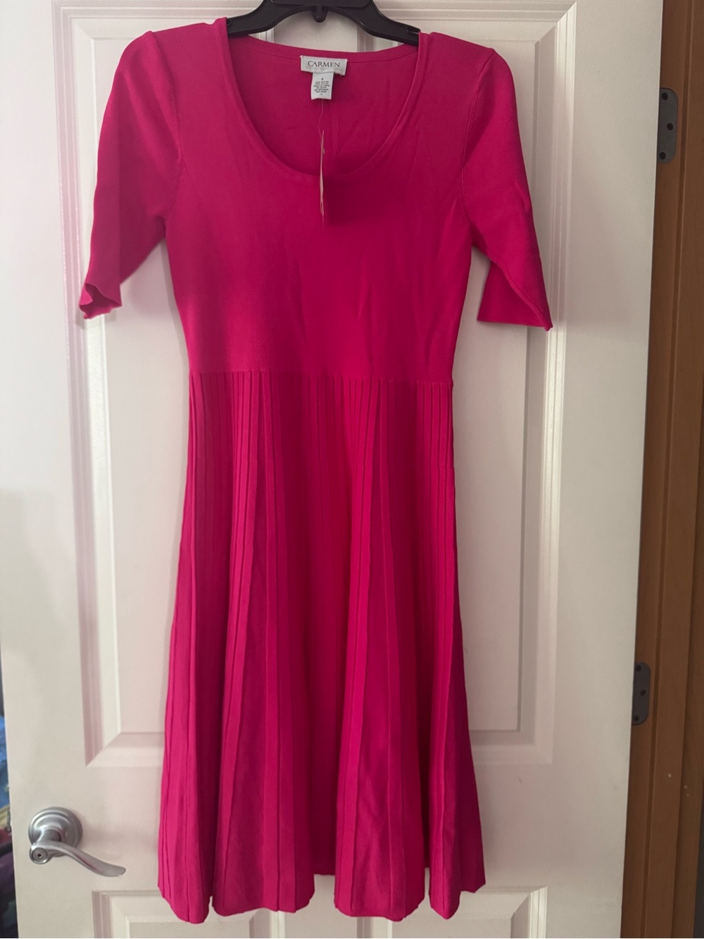 New Carmen Marc Valvo Pink Knit Dress Pleated Skirt Short Sleeves